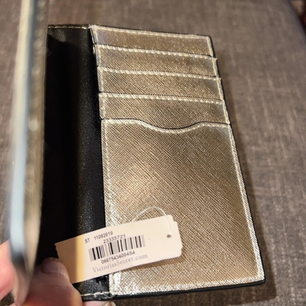▶️ Victoria's Secret ◀️ Gold passport holder - Picture 7 of 10